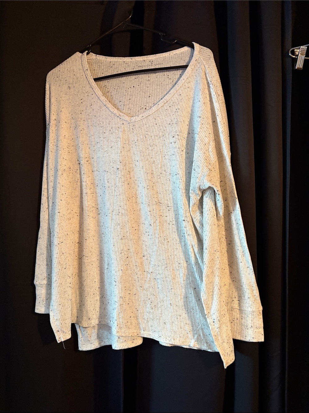 American Eagle Outfitters Cream Speckled V-Neck Long Sleeve Top